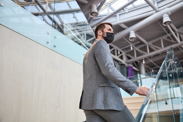 Explorez les avantages de la main-courante en métal pour une sécurité optimale