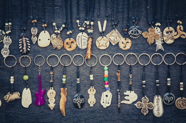 Collier planète : accessoire tendance pour les amateurs d'astronomie